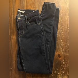 Super skinny High Rise Dark LEVI’S jeans size 25!